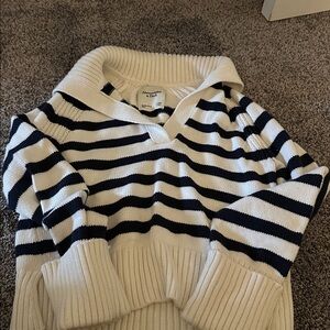 Abercrombie & Fitch Navy and Cream Striped Pullover